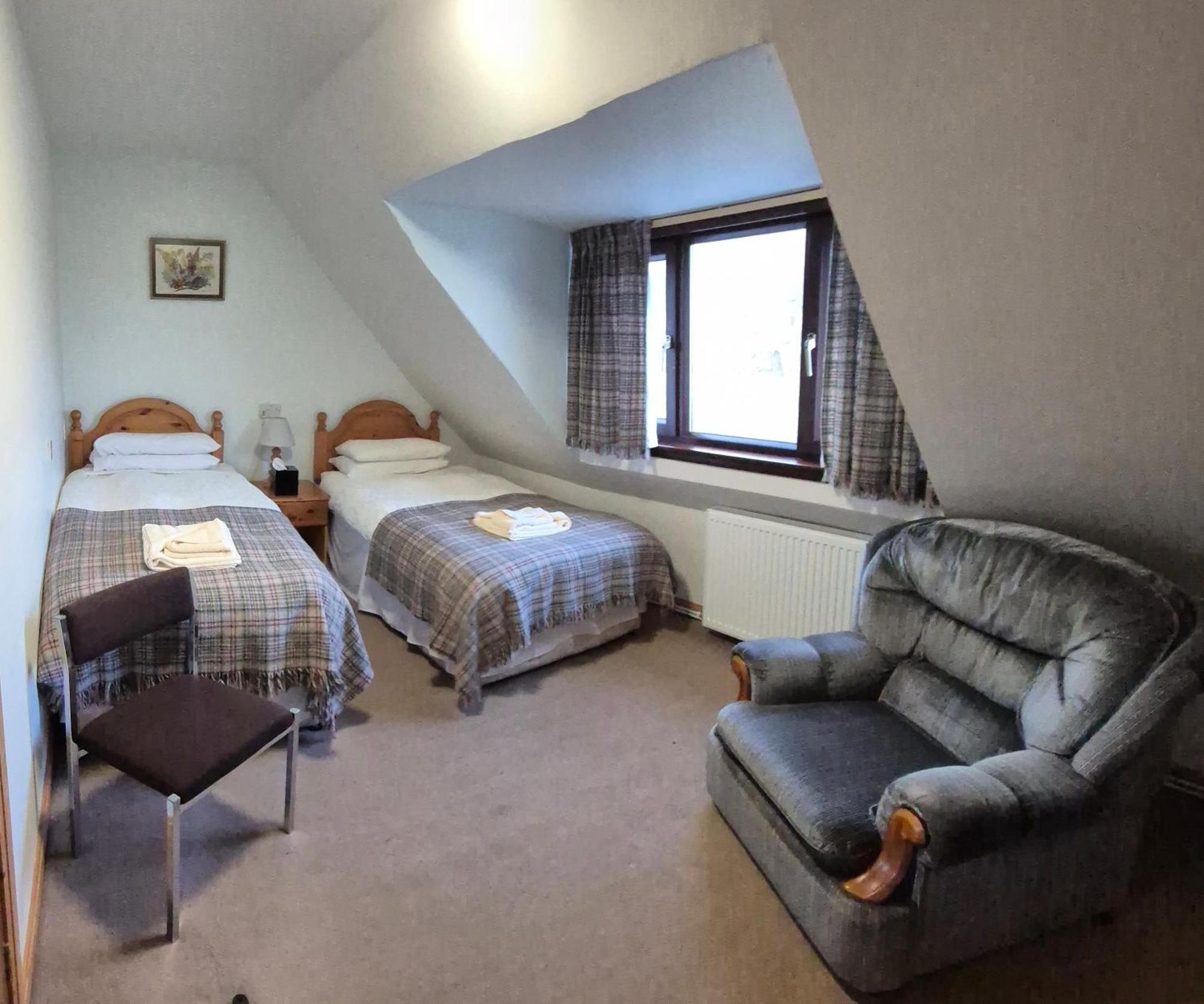 Doune Braes Hotel Breasclete Exteriör bild